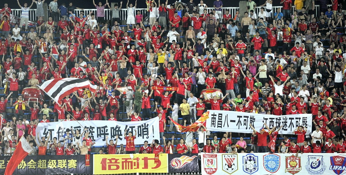队员间矛盾频出，球队内部团结受到考验